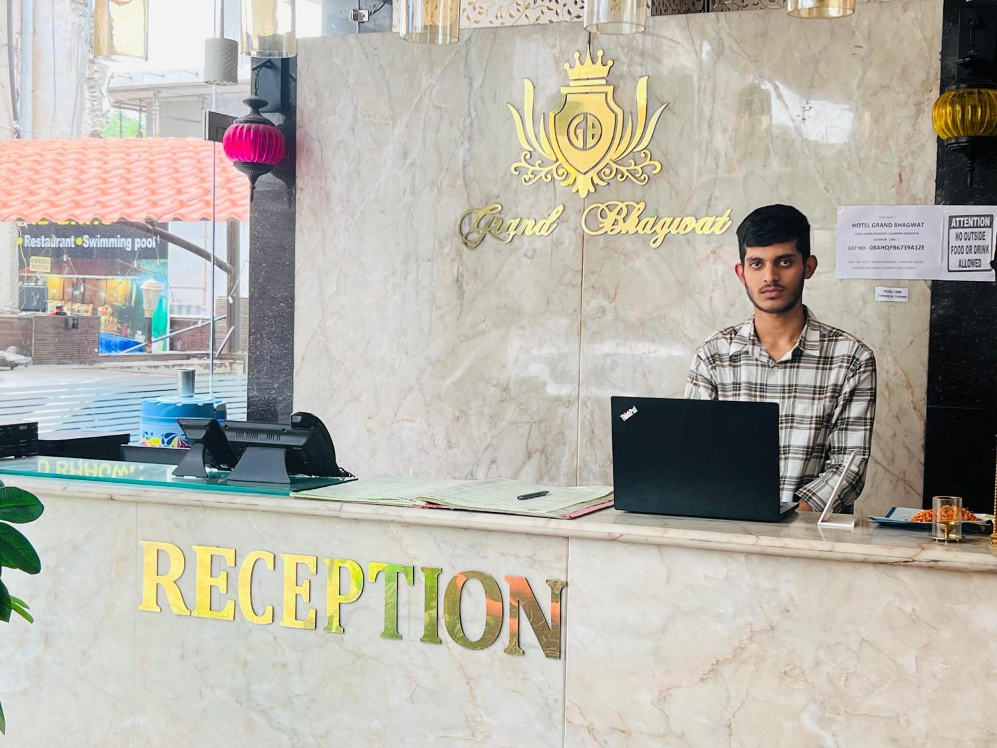 Hotel Grand Bhagwat, Udaipur Dış mekan fotoğraf
