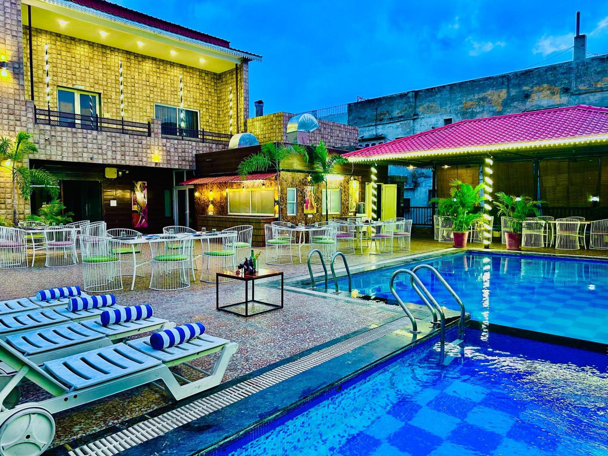 Hotel Grand Bhagwat, Udaipur Dış mekan fotoğraf