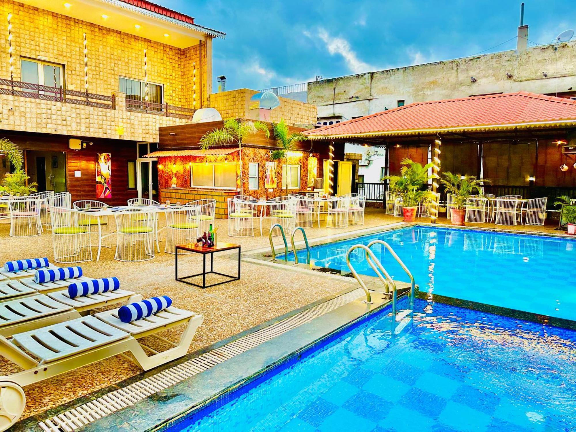 Hotel Grand Bhagwat, Udaipur Dış mekan fotoğraf