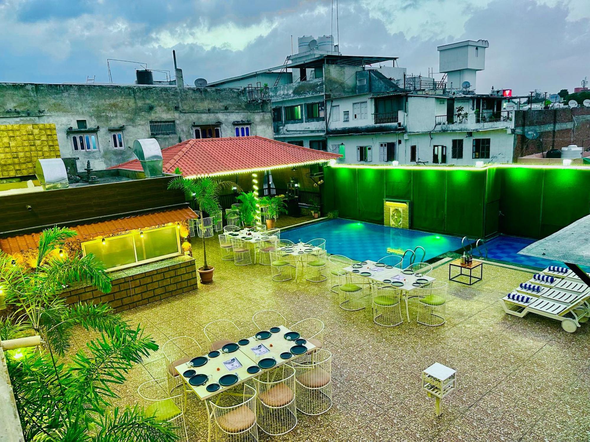 Hotel Grand Bhagwat, Udaipur Dış mekan fotoğraf
